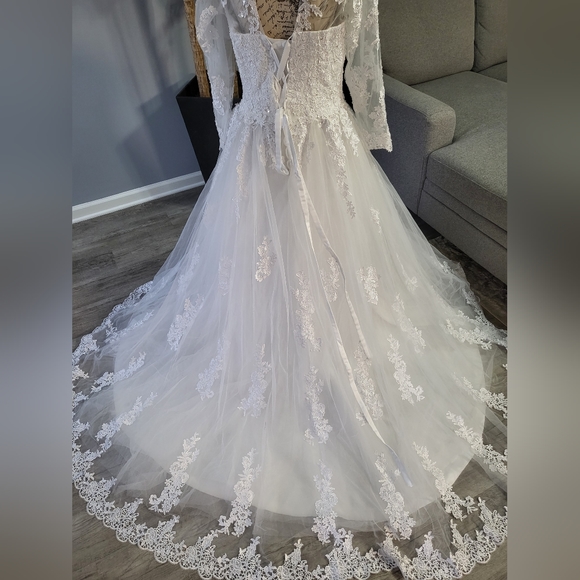 Rhinestone Wedding dress - Picture 12 of 16